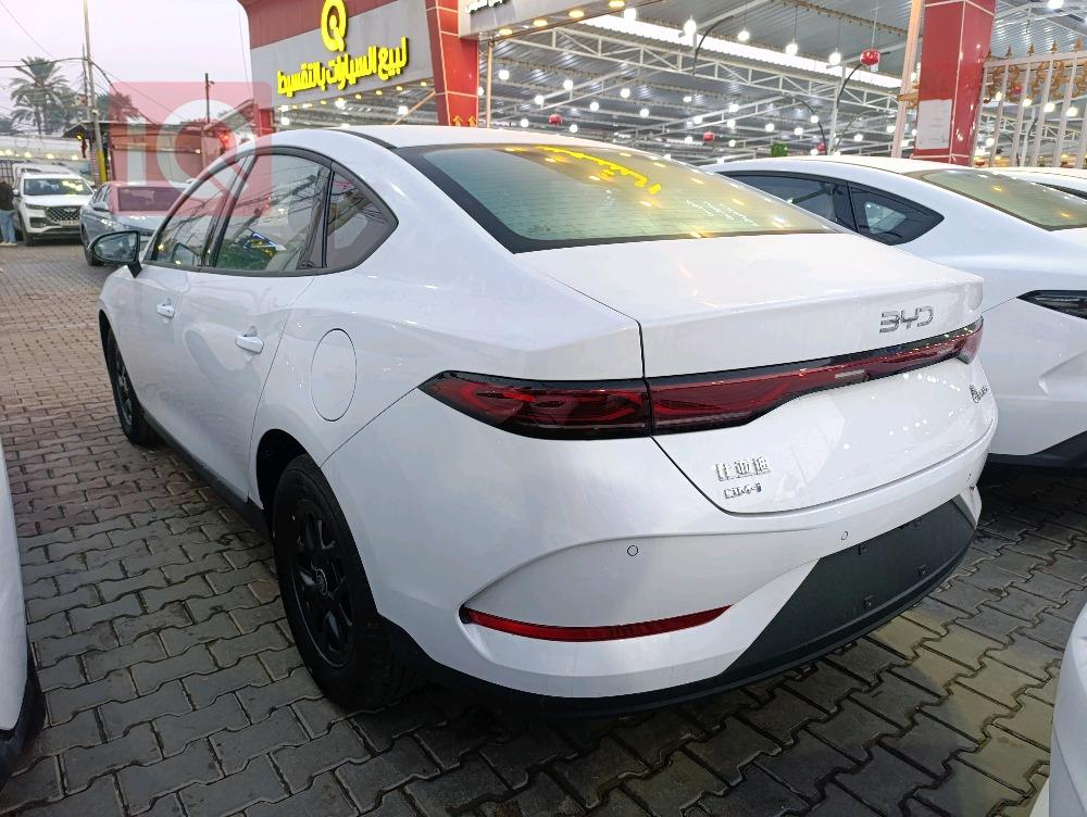 بی وای دی Qin Plus